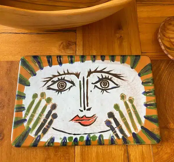 Appetizer tray or decorative plaque "head"