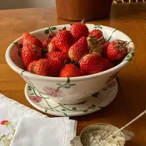 Passoire à fraises modèle « fleurs »