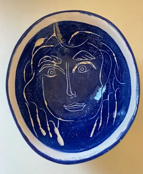 Handshape blue dish "womens face" - Image 4