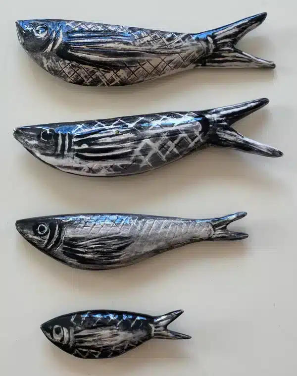 Set of 4 knife-rests handshaped "sardines"