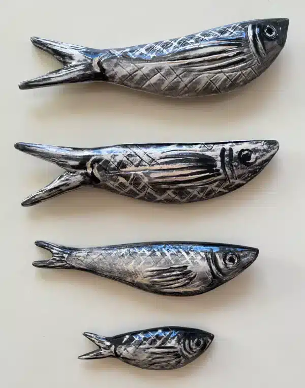 Set of 4 knife-rests handshaped "sardines" - Image 2