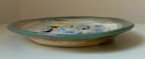 Plat décoratif en barbotine « poissons » – Image 6