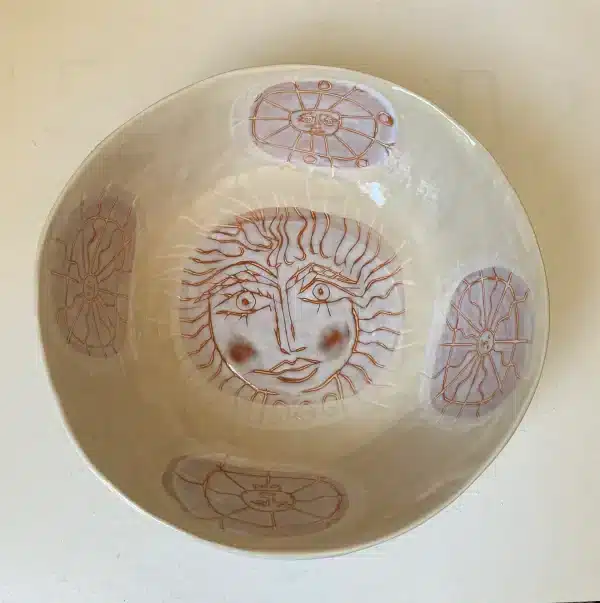 Grand saladier « têtes » crème – Image 7