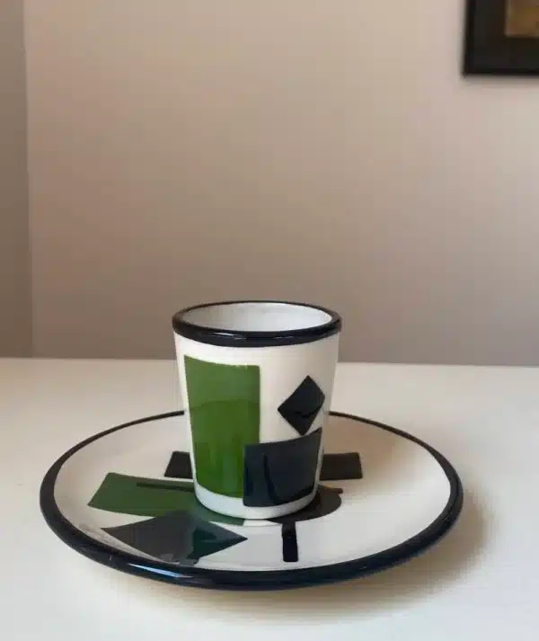 Green coffee cup & saucer « constructivism »